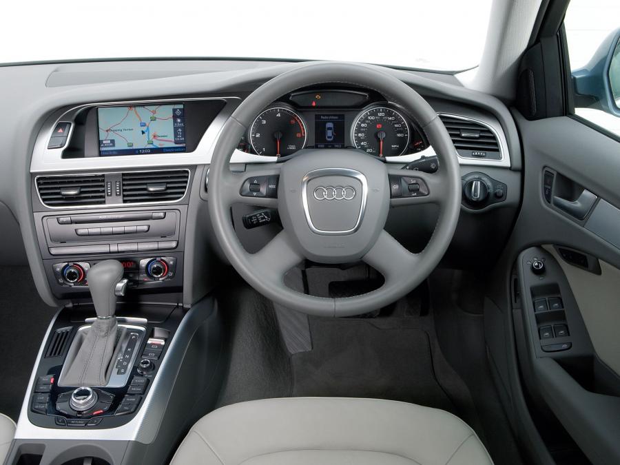 Торпедо Audi A4 2.7 TDI Sedan (B8, 8K) 2009 года  (UK) (фото 2 из 6)